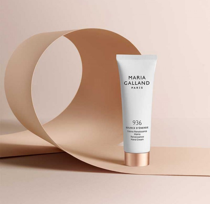 Body_936_creme_renaissance_mains__still_life_L